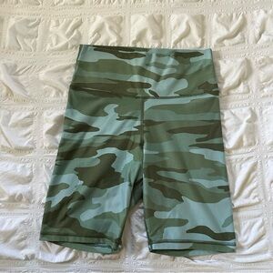 Aerie Camouflage Biker Shorts Size Large